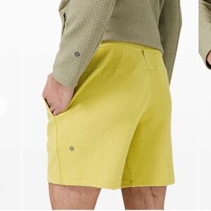 Lululemon At Ease Men’s Shorts Size L. 7 inches